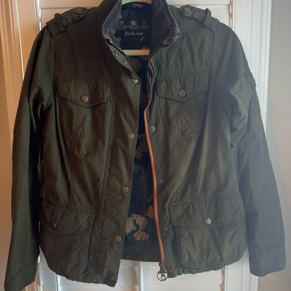 Women’s Barbour Olive Green Utility Jacket with Camo interior size XS Petite